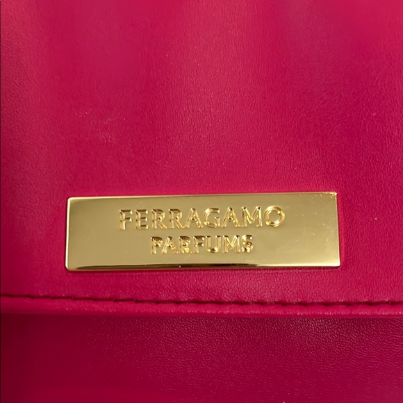 Salvatore Ferragamo cosmetic pouch Bag with Gold Hardware - Picture 2 of 7